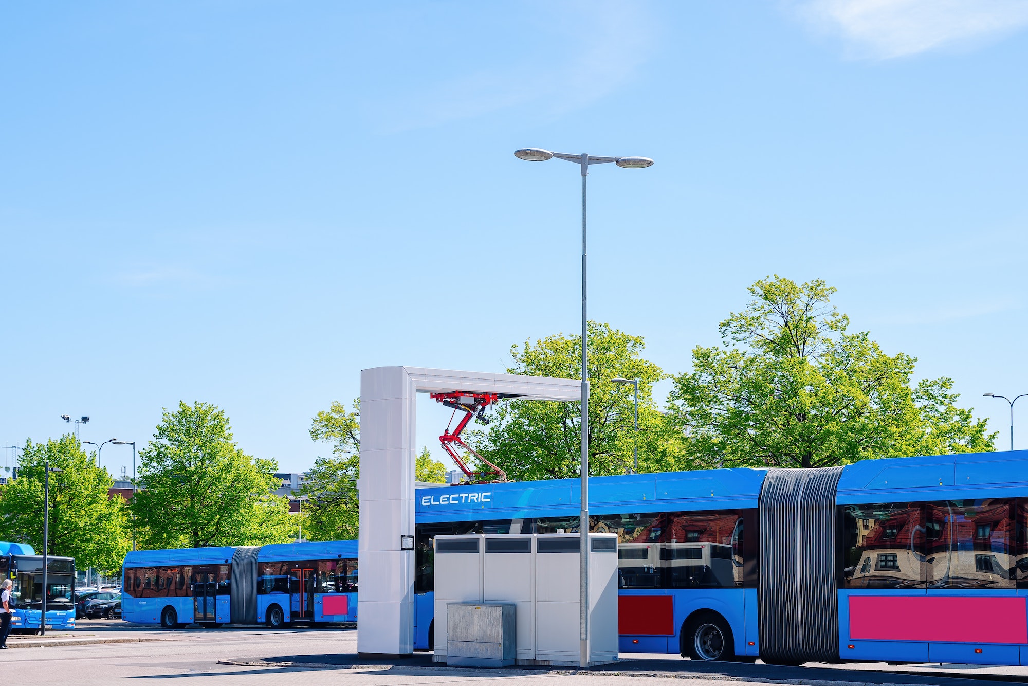 station for recharging electric public transport